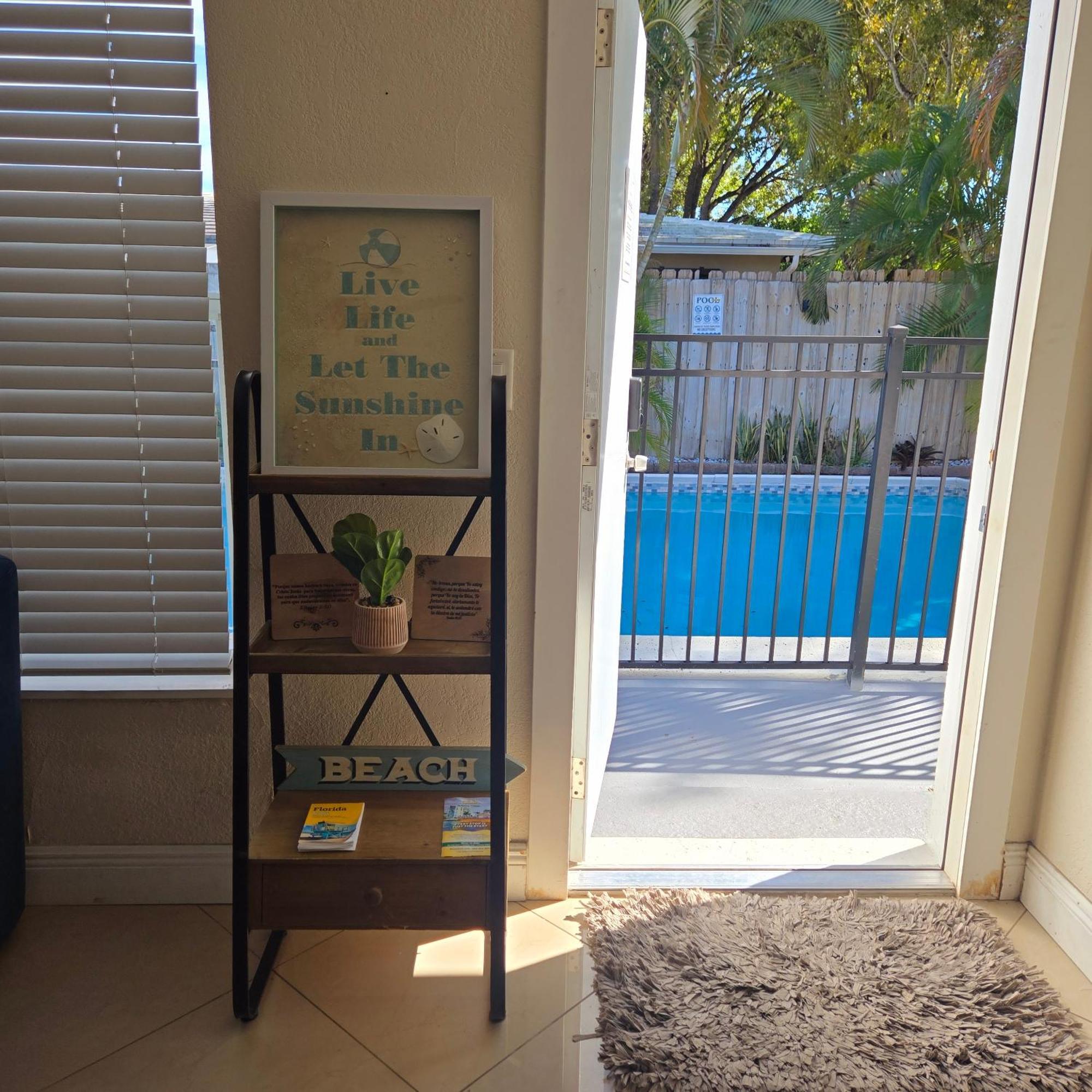 Equipped House W Pool & Patios, Near The Beaches, Prime Location- Ideal For Small Families, Coastal Haven Fort Lauderdale Dış mekan fotoğraf