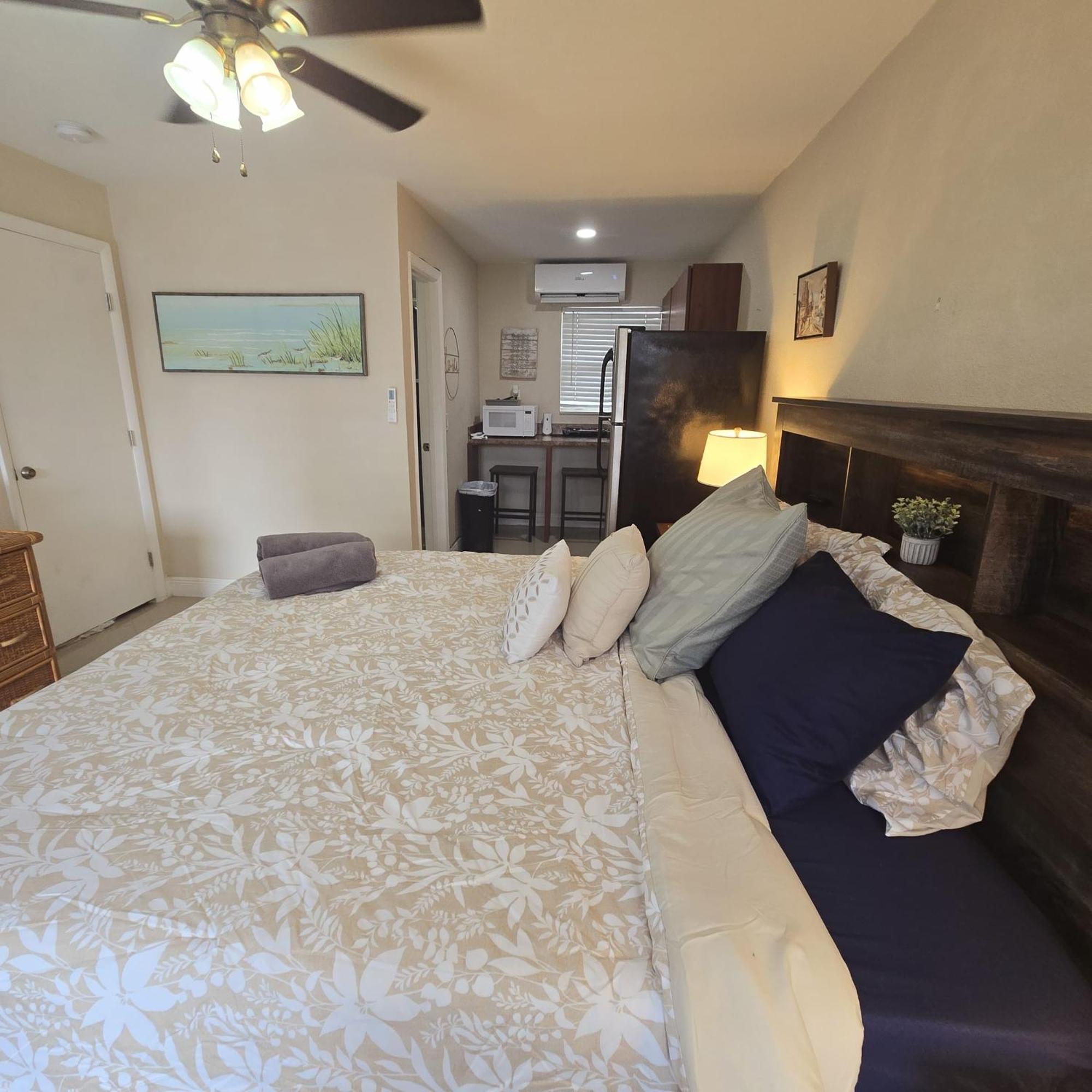 Equipped House W Pool & Patios, Near The Beaches, Prime Location- Ideal For Small Families, Coastal Haven Fort Lauderdale Dış mekan fotoğraf